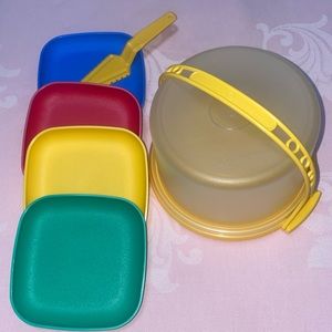 Tupperware Kids Mini Cake Holder with plates